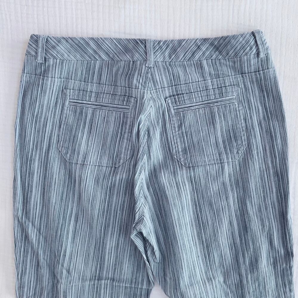 Liz&Co. Women's 6 Blue Striped Stretch Cotton Denim Cropped Pants - Picture 4 of 5
